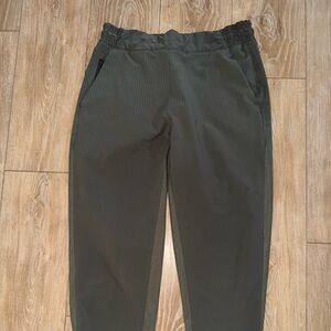 Athleta textured olive joggers